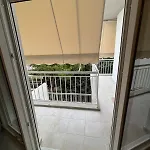 Tree Road Apartman *